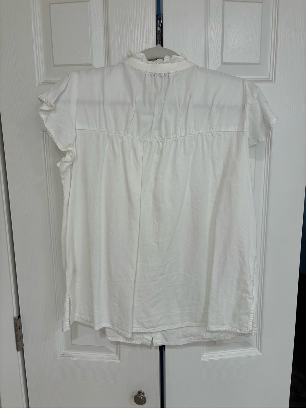 Rails White Ruffle-Neck Button Down Blouse - Picture 3 of 3